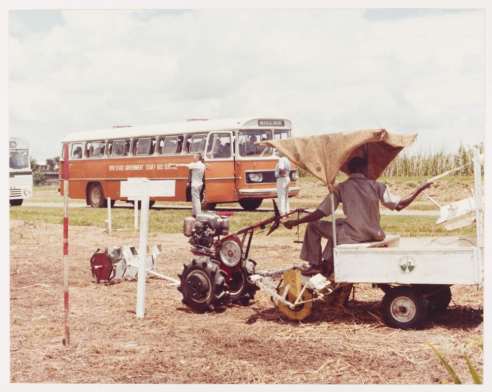 [Street scene during a visit by Malcolm Fraser to Nigeria and Zambia]