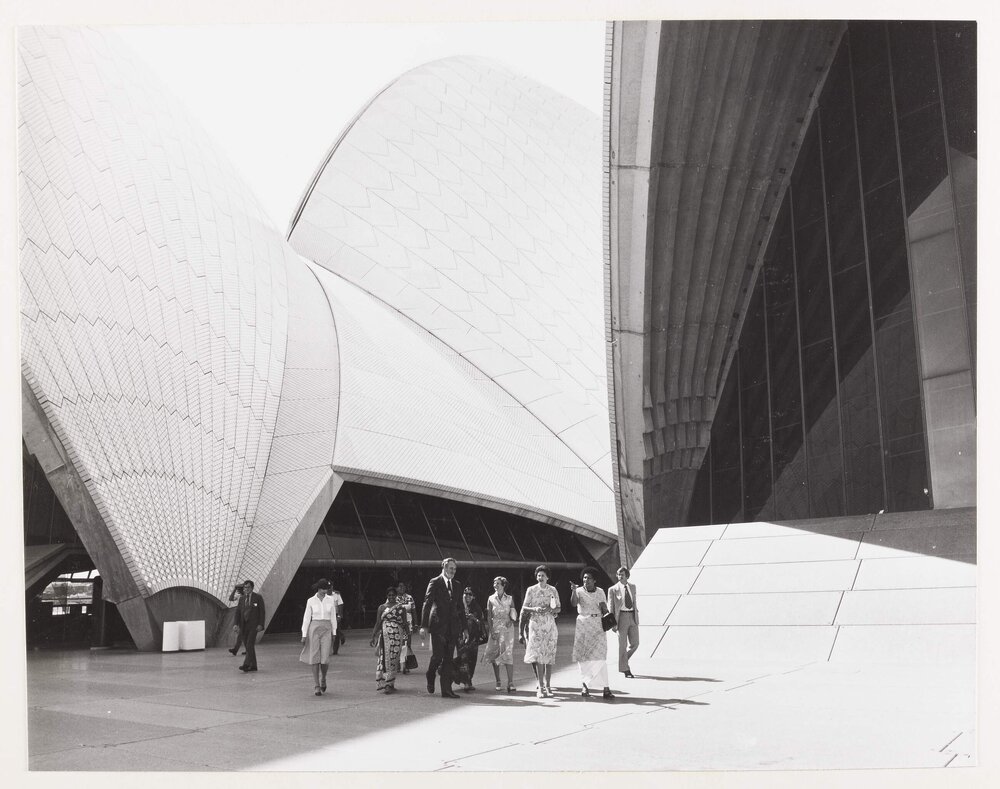 [Malcolm and Tamie Fraser and others during theSydney Opera House during the Commonwealth Heads of Government Regional meeting]