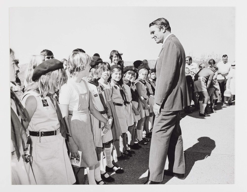 [Malcolm Fraser meeting Girl Guides during a visit to Alice Springs]