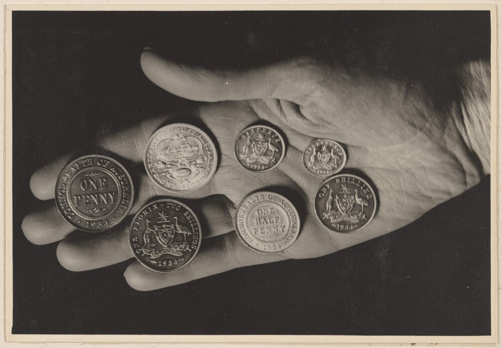 [Collection of 1934 and 1927 Australian coins]