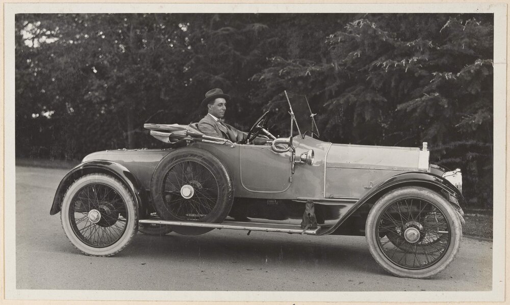 [Motor car] Miegunyah