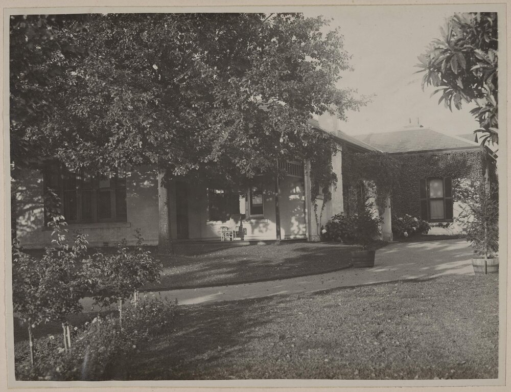 Miegunyah [external house and gardens]