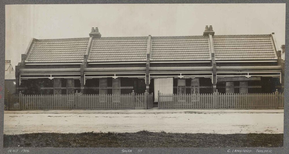 Row of four single storeyed terrace houses