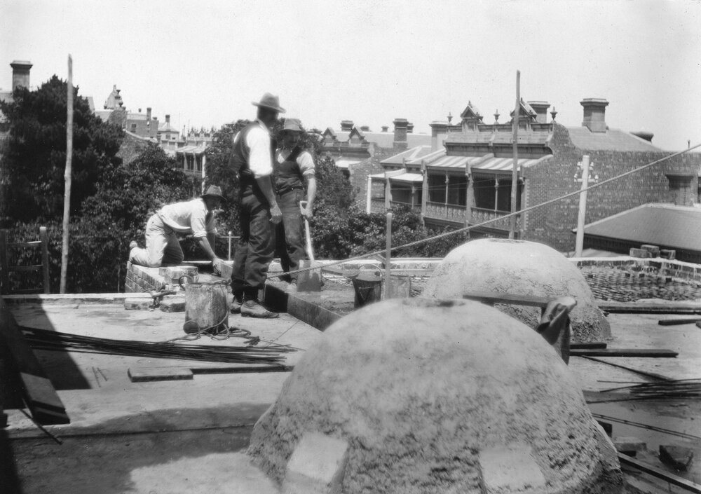&ldquo;Raveloe&rdquo;, South Yarra, Melbourne. Construction of roof