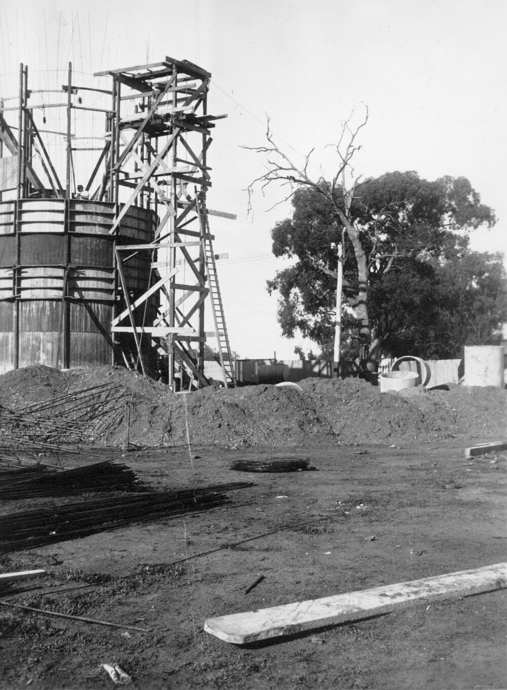 Construction of Rochester Water Tower, Campaspe Street, Rochester, Victoria