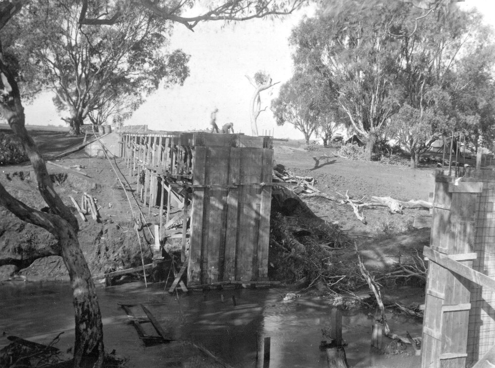 Construction of Strathallan Bridge, Shire of Campaspe, Victoria