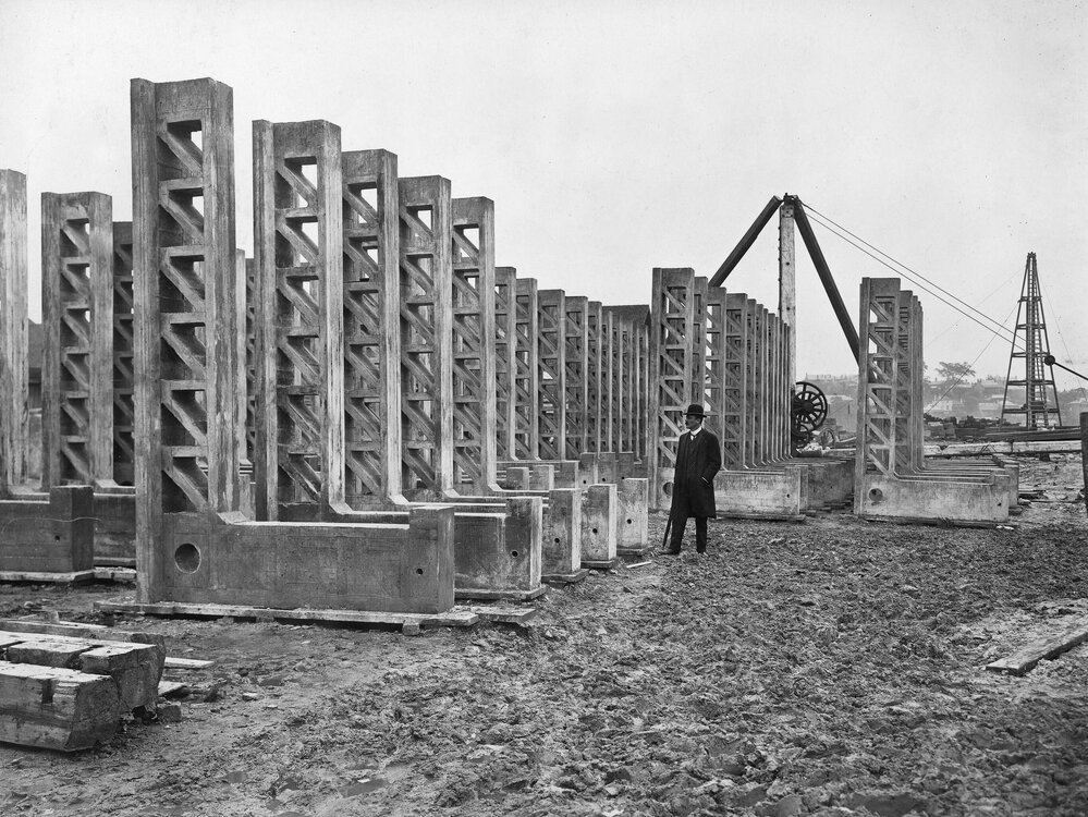 Reinforced concrete trestles
