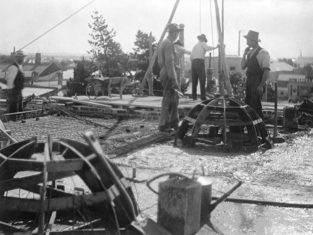 &ldquo;Raveloe&rdquo;, South Yarra, Melbourne. Construction of roof