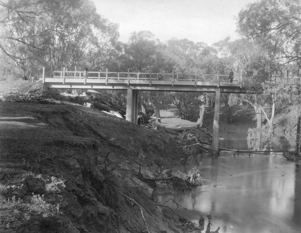 Construction of Strathallan Bridge, Shire of Campaspe, Victoria