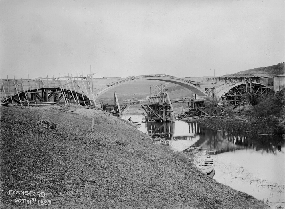 Construction of Fyansford Bridge, Geelong