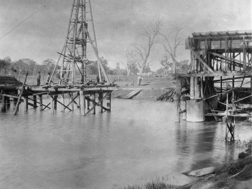 Construction of Wodonga Bridge, Victoria