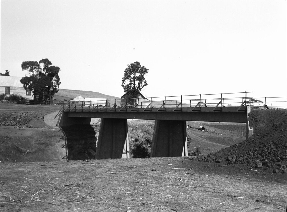 Construction of Darraweit Guim Bridge