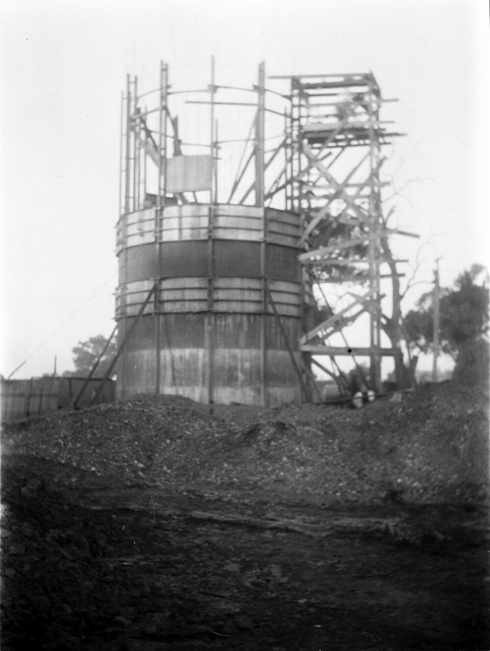 Construction of Rochester Water Tower, Campaspe Street, Rochester, Victoria