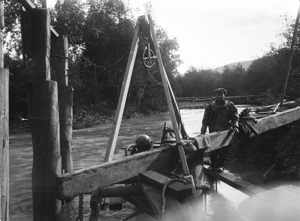 Construction of Freeburgh Bridge, Shire of Bright, Victoria
