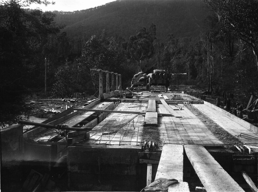 Construction of Freeburgh Bridge, Shire of Bright, Victoria