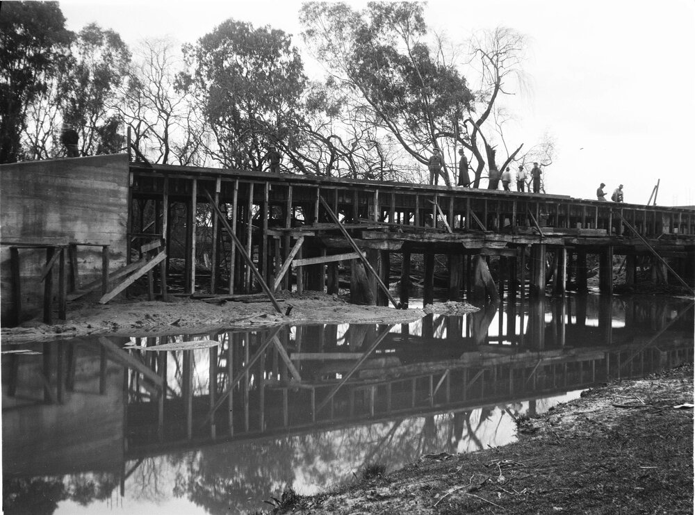 Construction of Beck&rsquo;s Bridge, Rutherglen, Victoria