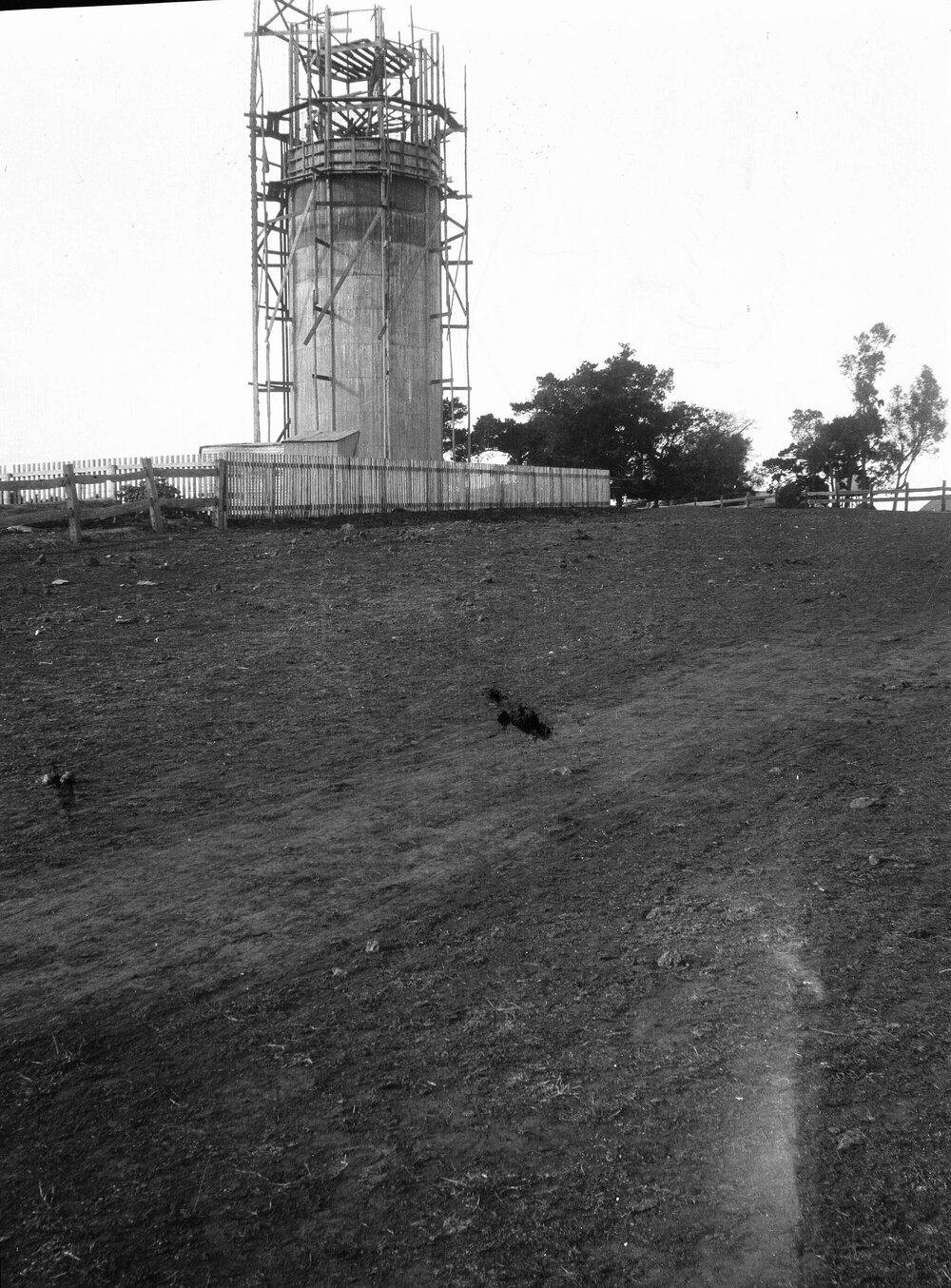 Construction of Mortlake Tank, Victoria