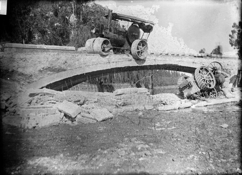 First King's Bridge, Bendigo. Collapse