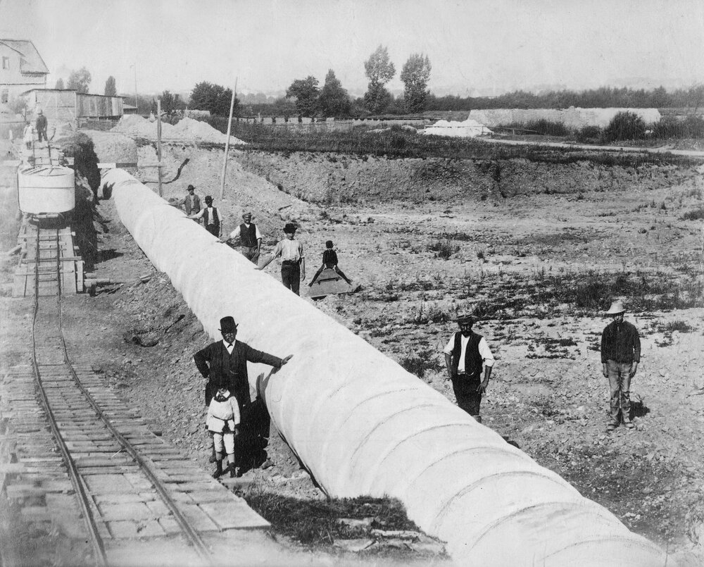 Sewerage of Offenbach on the Main. Monier pipes of 5 inch diameter. Constrcuted 1885