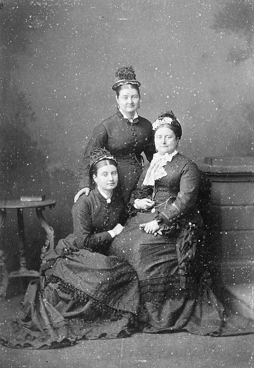 Johnson, Mrs Walter, Laura and Minnie.