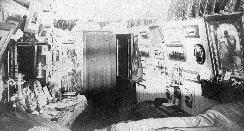 Bedroom of an unidentified house