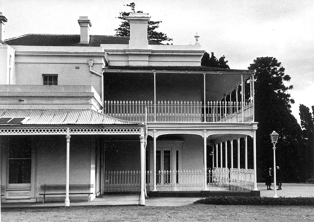 "Como" Toorak Rd, South Yarra.