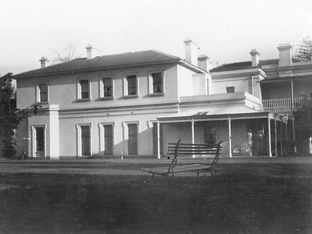 "Como" Toorak Rd, South Yarra.