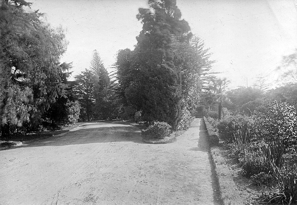 "Como" Toorak Rd, South Yarra.