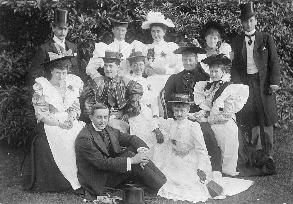 Group photo in gardens