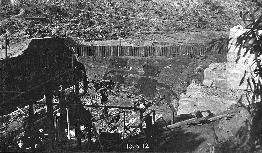 Excavating No 2 Section during the construction of Umberumberka Reservoir, Broken Hill, New South Wales.