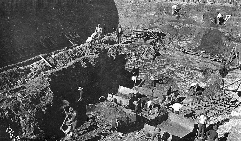 Excavating No 2 Section during the construction of Umberumberka Reservoir, Broken Hill, New South Wales.