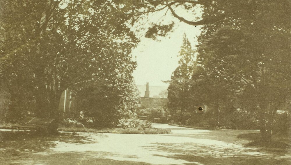 Round the north of the clubhouse, University of Melbourne