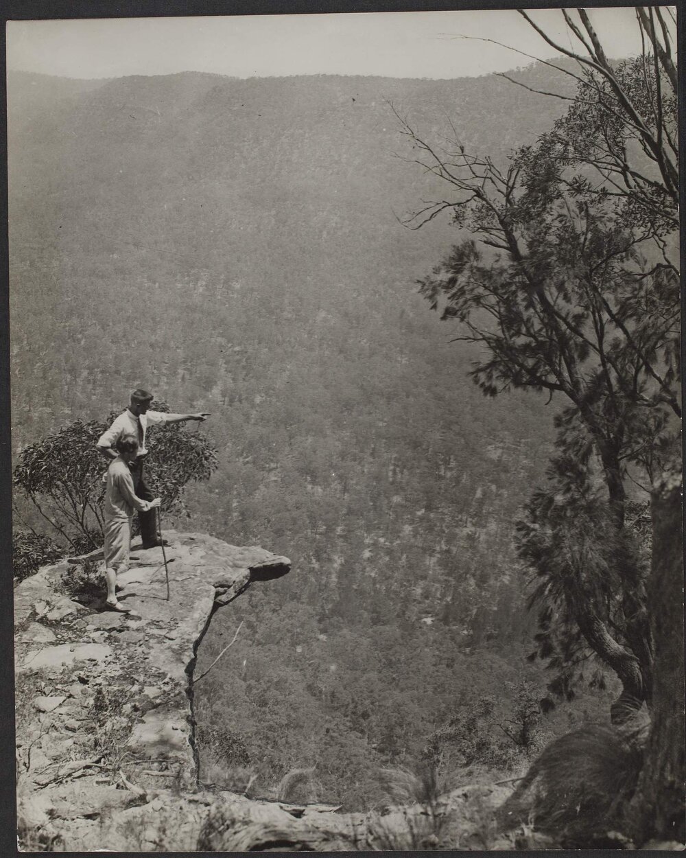 Braithwaite's Lookout - over Nattai River, NSW