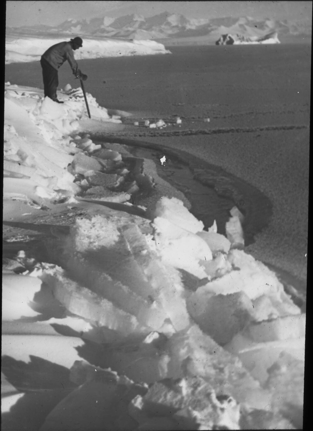 Result of pressure from the north ice edge near the whaleboat