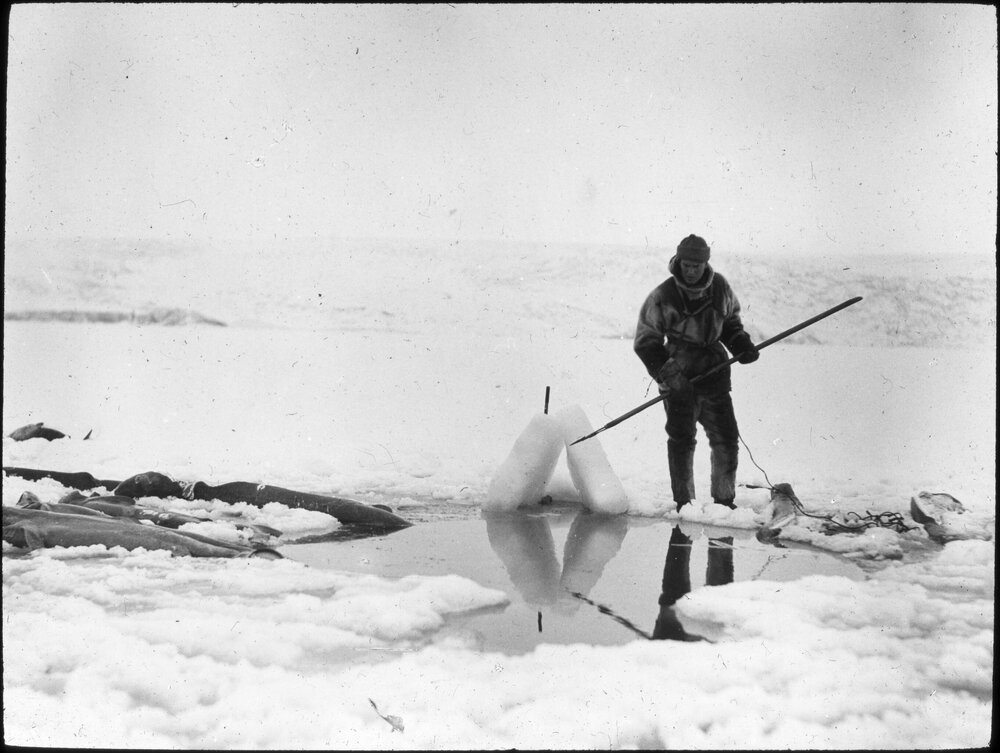 Lifting an ice block
