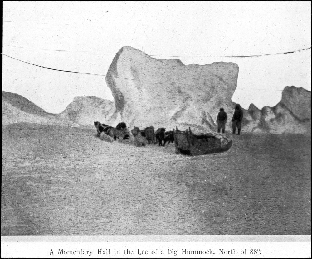 Momentary halt in the lee of a hummock