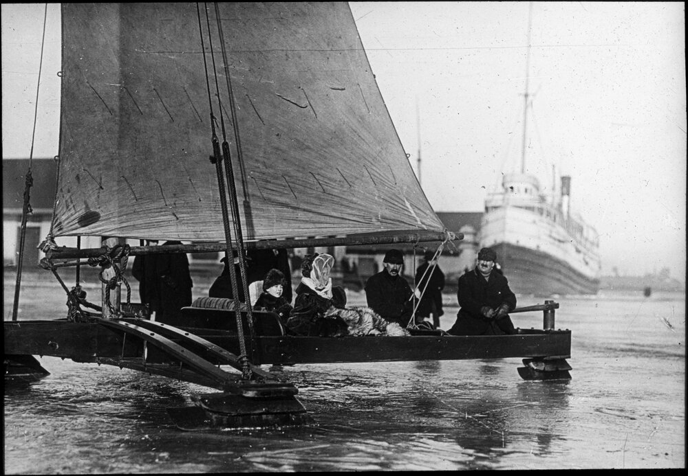 Ice yacht