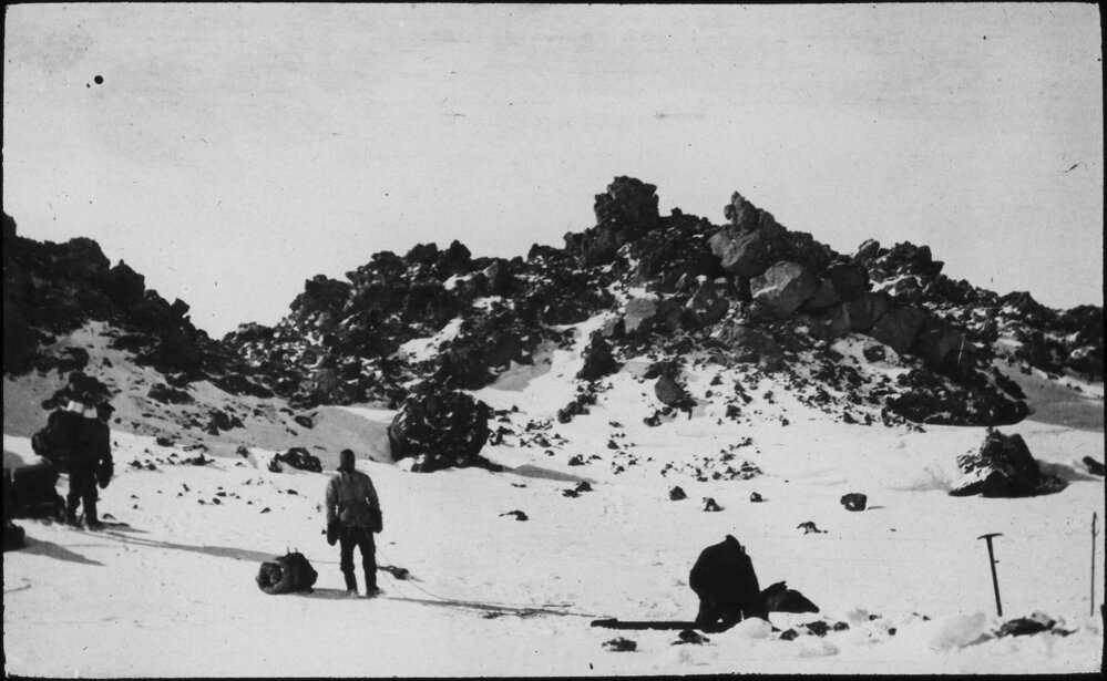Mount Erebus, Summit Camp