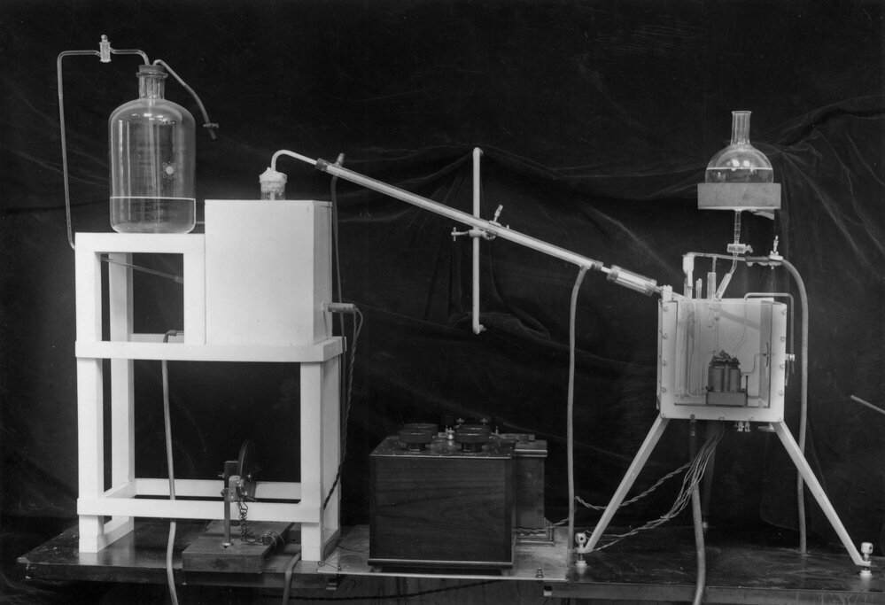 Apparatus related to the permeablilty of membranes, Chemistry Department, University of Melbourne.