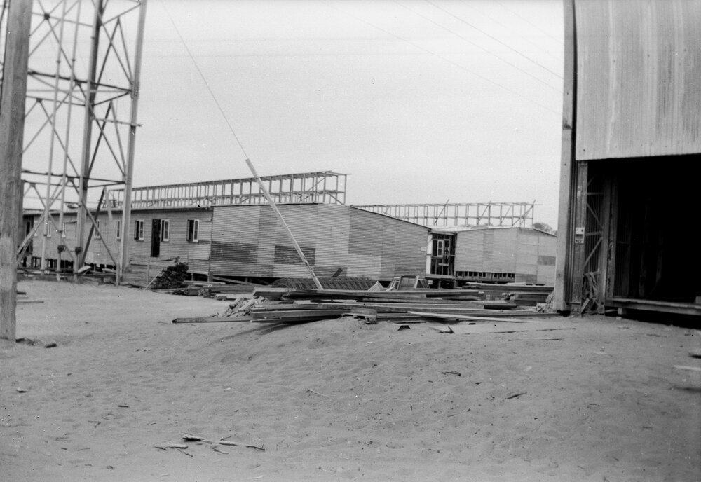 "Mildura - end of labs showing arrangement of huts etc".