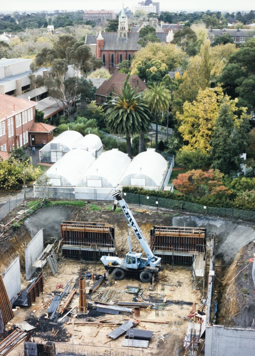 New Zoology construction site, University of Melbourne, May 1986.