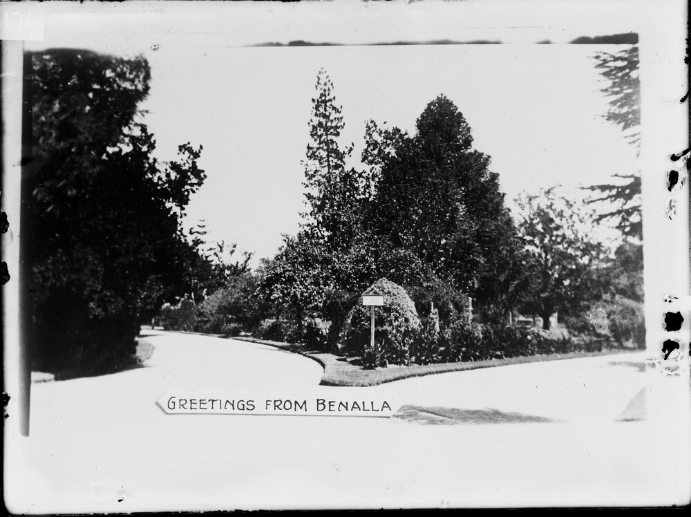 A greeting card showing the Botanical Gardens in Benalla.