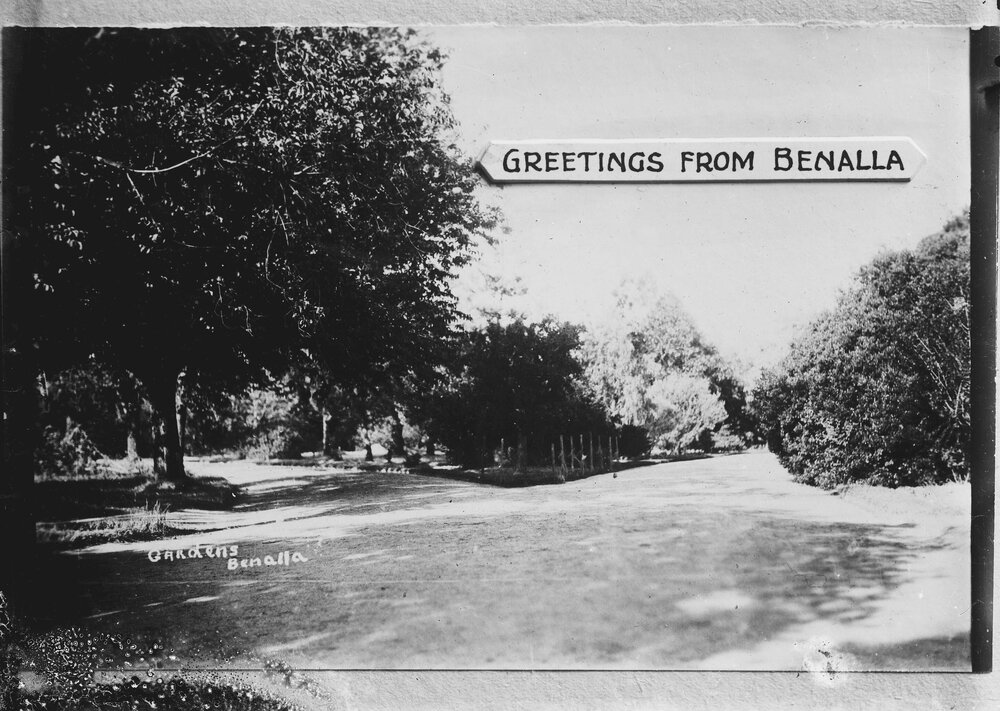 A greeting card showing the Botanical Gardens in Benalla.