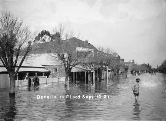 A flooded commercial street in central Benalla, September 10th 1921.