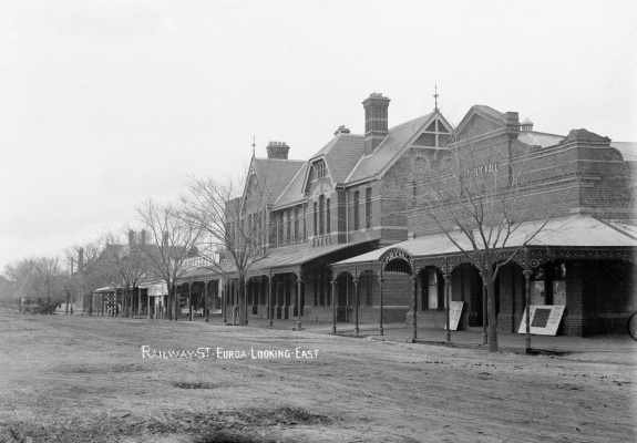 Railway Street Euroa, looking East.