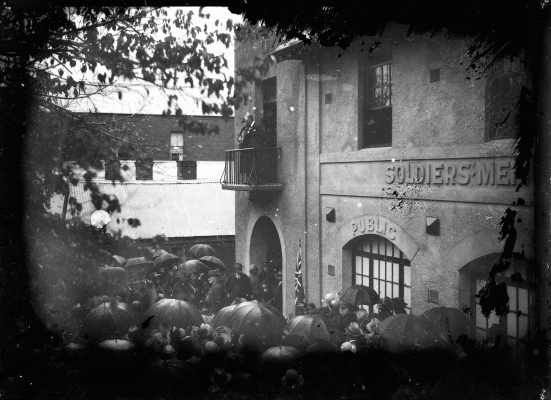 A crowd at an unidentified event outside the Soldiers' Memorial Hall and Public Library in Benalla.