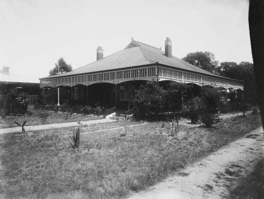 Front view of a double-fronted dwelling, &lsquo;Mont Alto&rsquo;, Benalla.