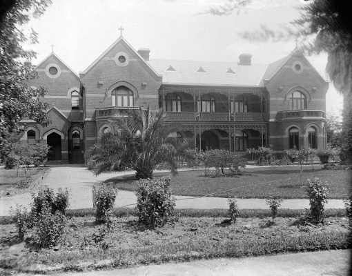 Front view of the Convent of Our Lady of the Angels, Benalla.