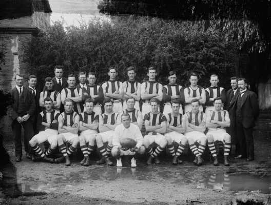 Wangaratta football team, possibly in Benalla.