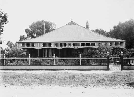 Front view of a double-fronted dwelling, &lsquo;Mont Alto&rsquo;,  Benalla.